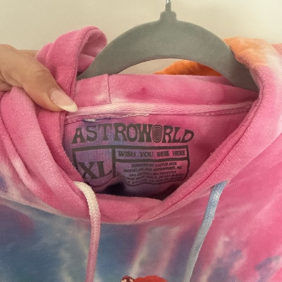 Astro World 'Wish You Were Here' Bear Hoodie - Picture 10 of 10
